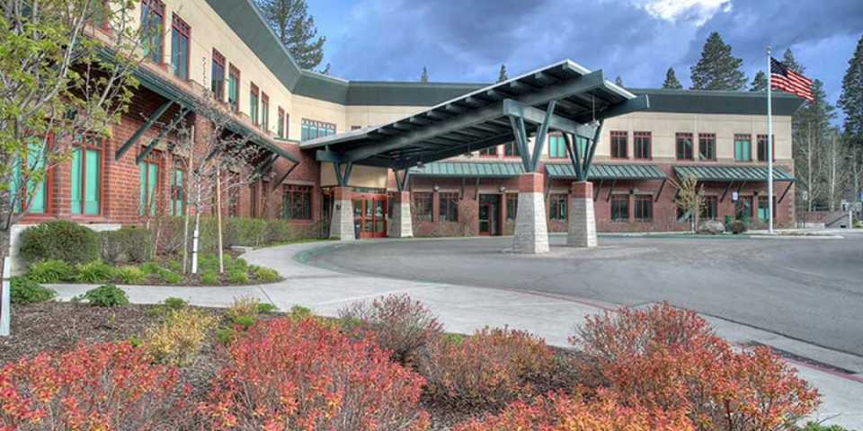 Entrance to Tahoe Forest Hospital