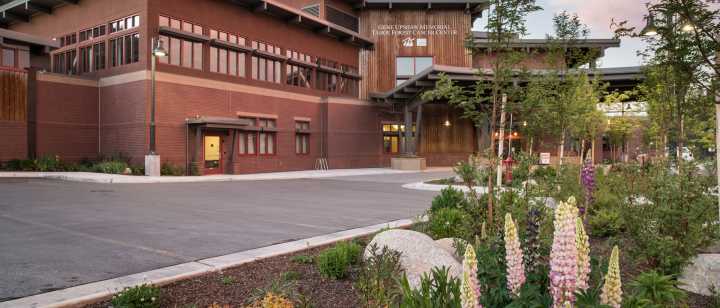Gene Upshaw Memorial Tahoe Forest Cancer Center exterior