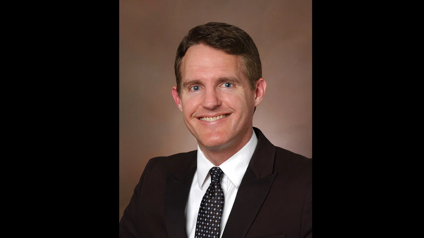 Dr. Dan Stoll headshot