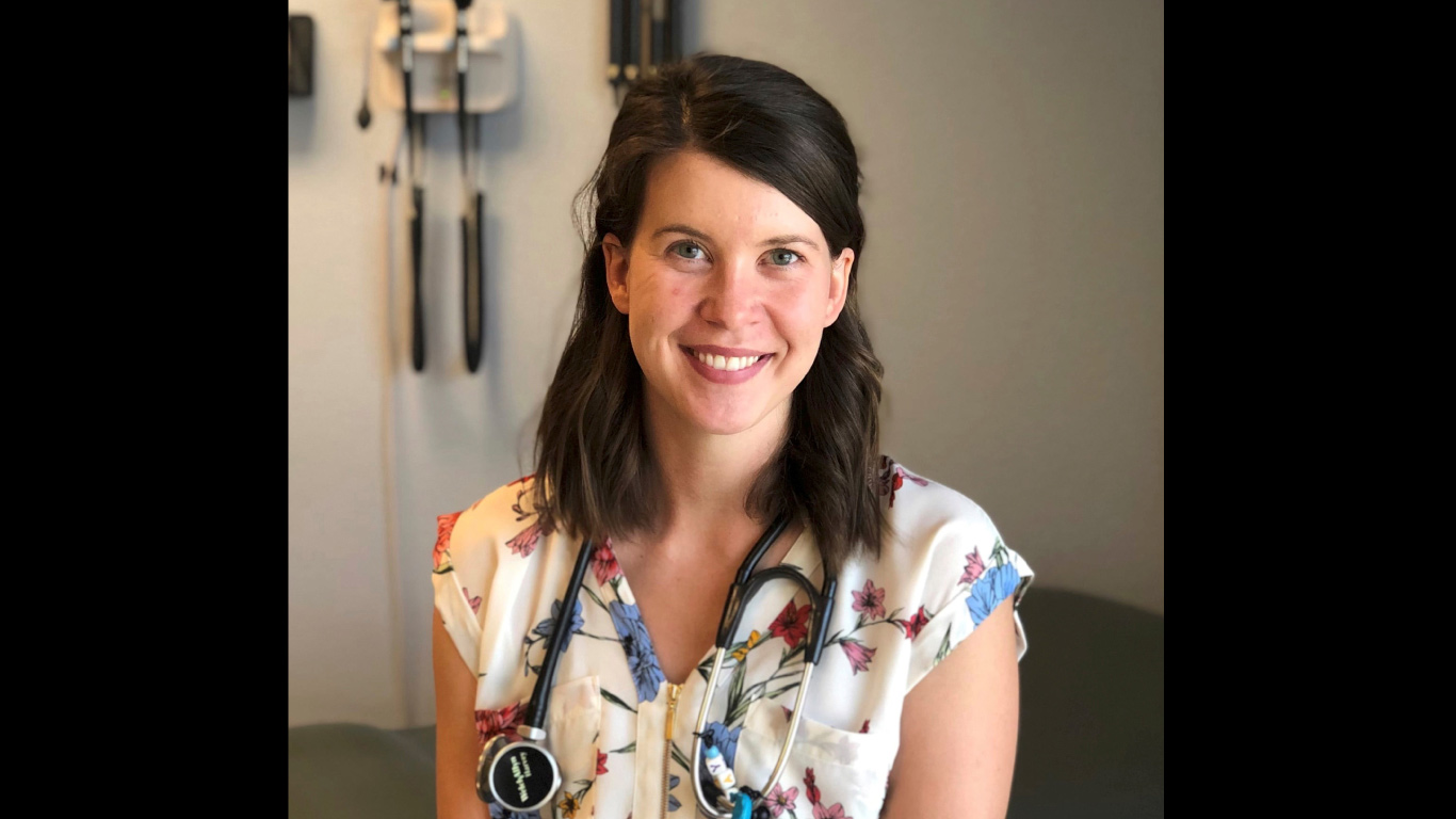 Dr. Lindsay Koppinger headshot