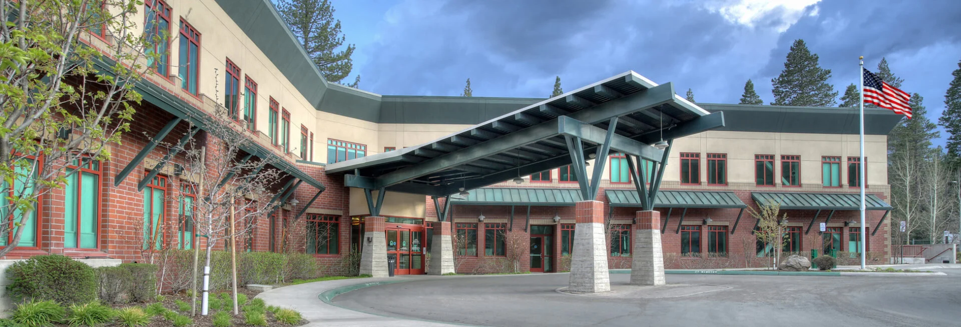 Tahoe-Forest-Hospital-crop_0 tahoe forest hospital exterior