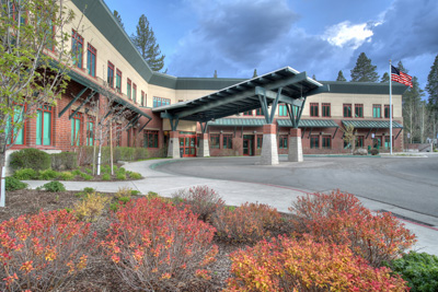 Tahoe Forest Hospital exterior entrance