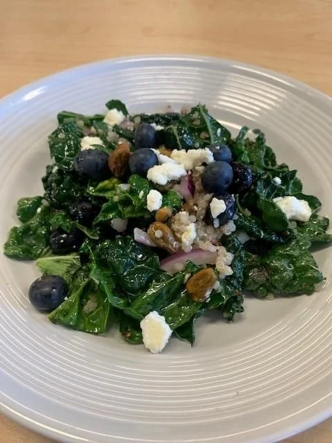 quinoa kale salad with blueberries