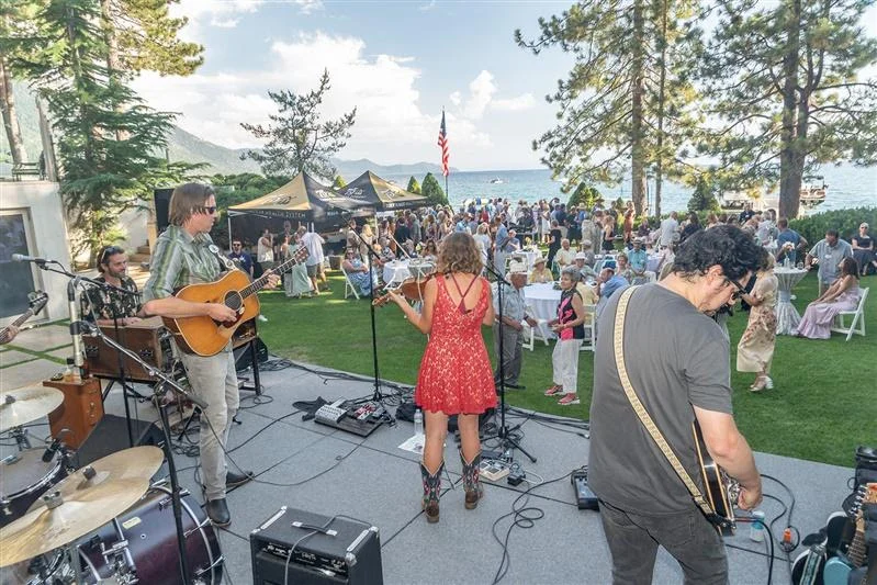unnamed (36) band on stage at lakefront concert