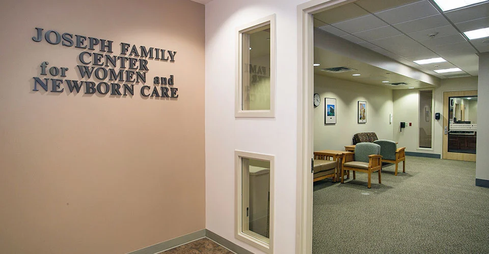 JFC-48–womens-center Entrance to the Joseph Family Center for Women and Newborn Care