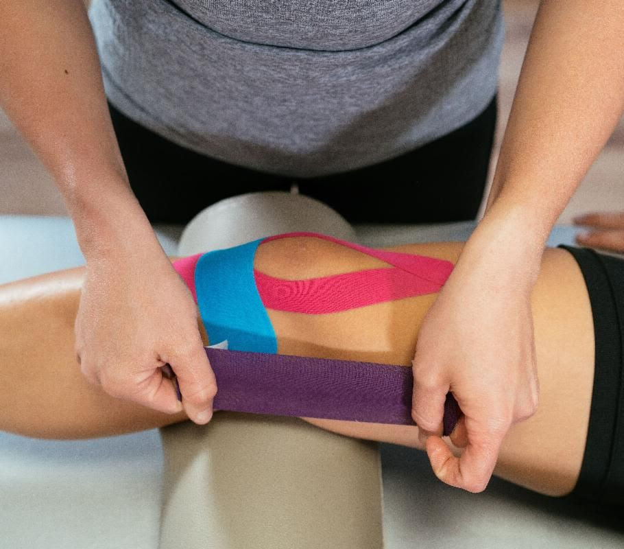 kttape provider taping a knee