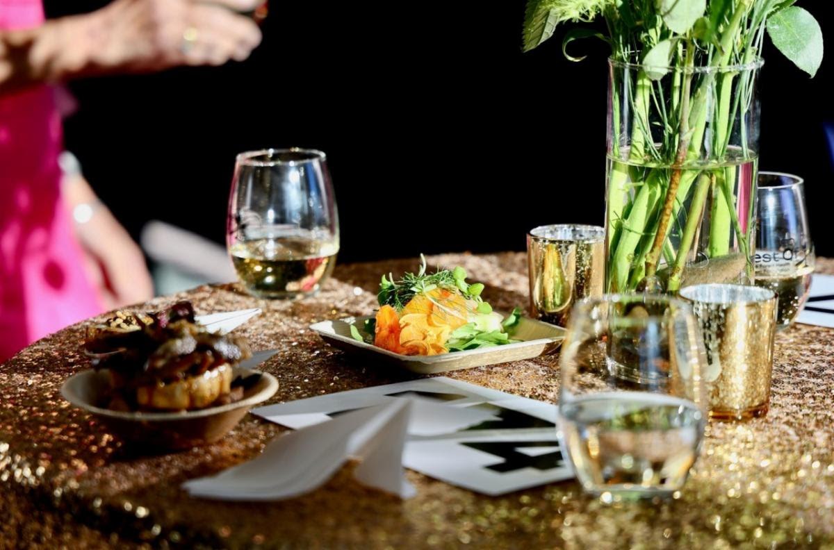 hors d'oeuvres and drinks at the best of fundraiser