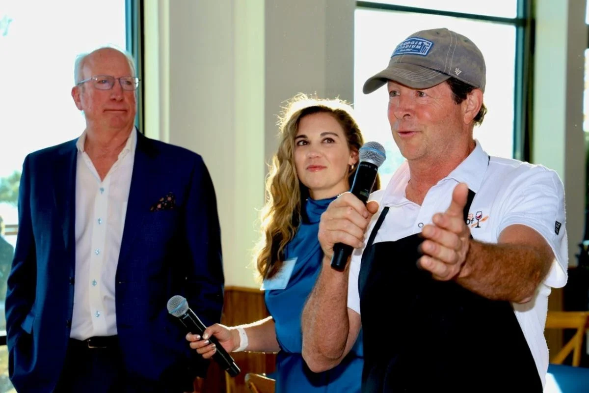 bestof2 Chef speaks into mic at best of fundraiser