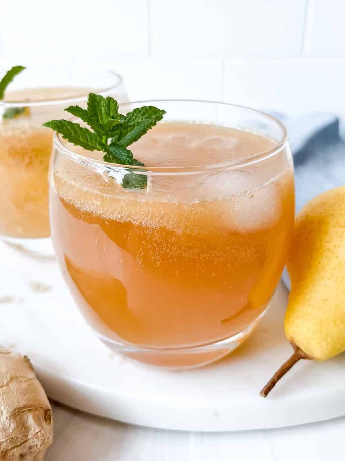 Peach ginger fizz mocktail