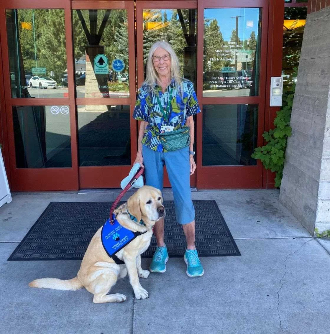 volunteer1 volunteer with service dog